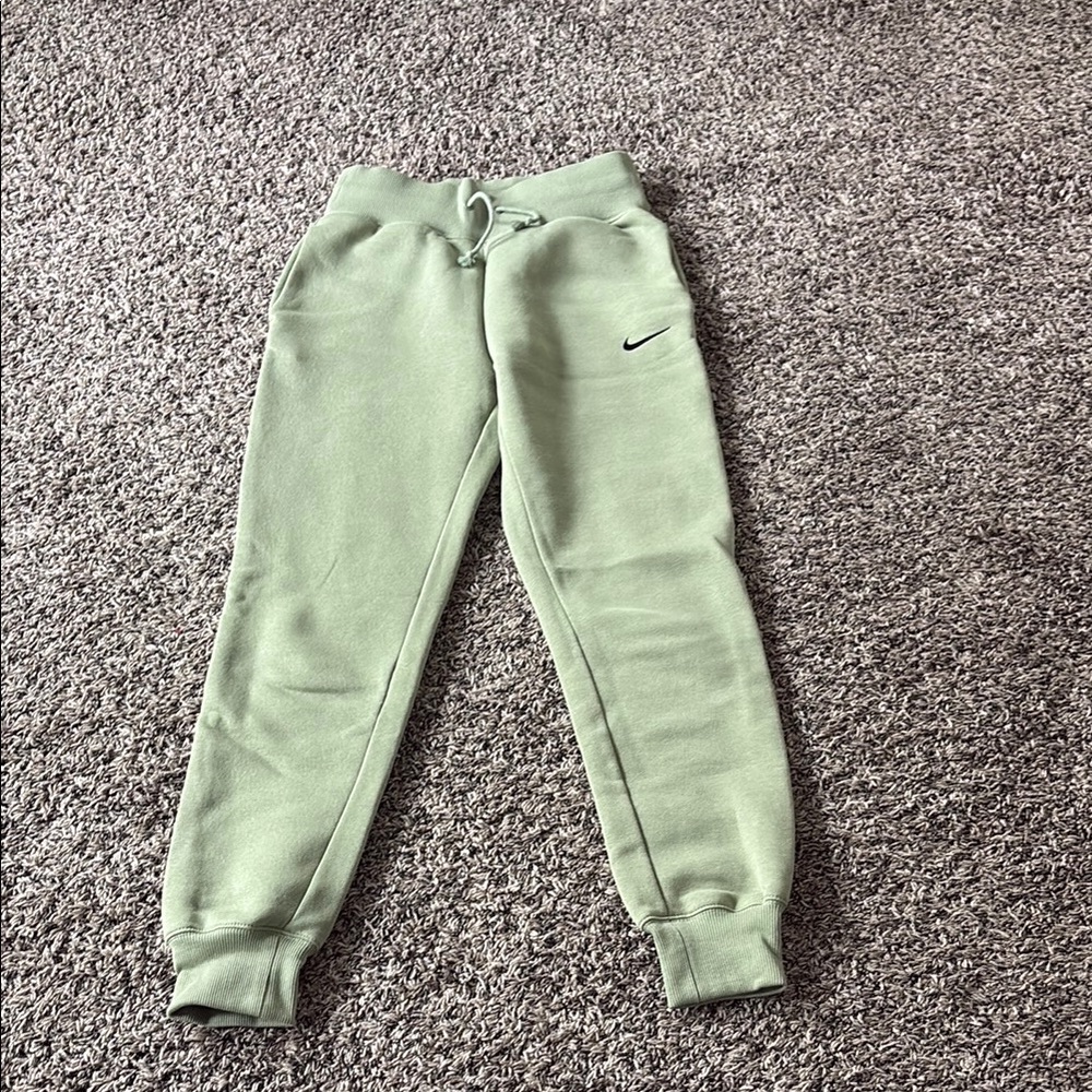 Nike women fleece Jogger Pants